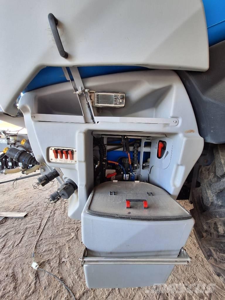 Lemken Vega 12/4000 Anhängespritzen