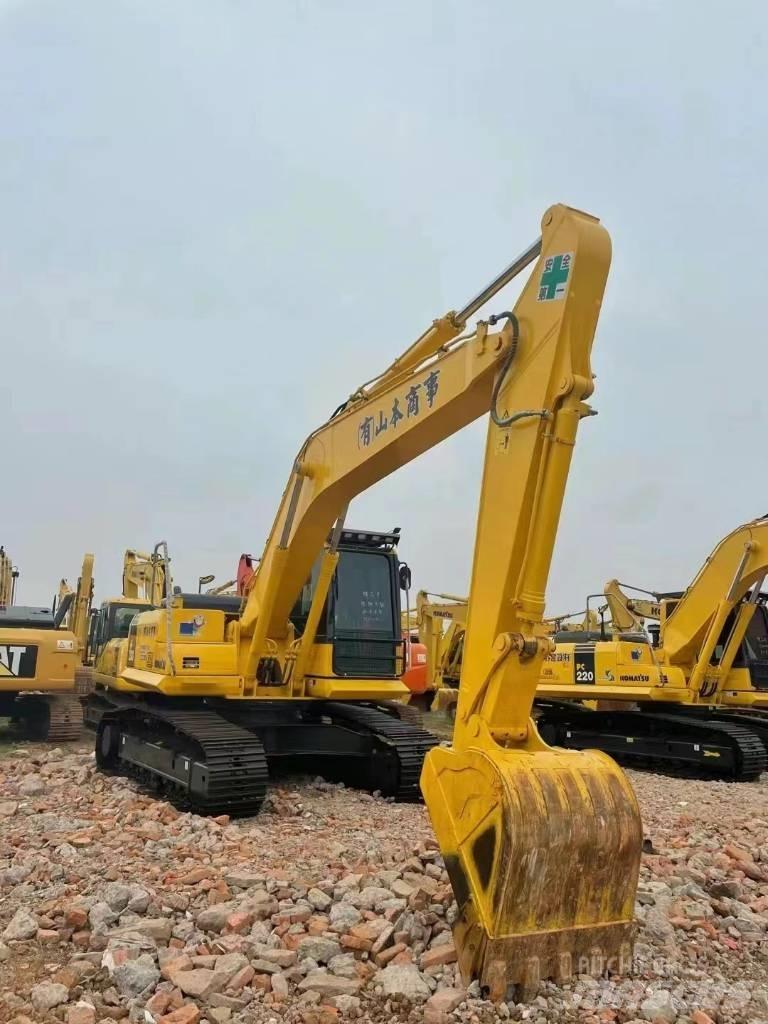 Komatsu PC200-8 Raupenbagger