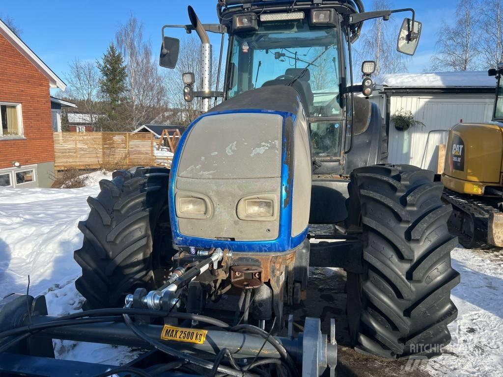 Valtra T 160 Traktoren