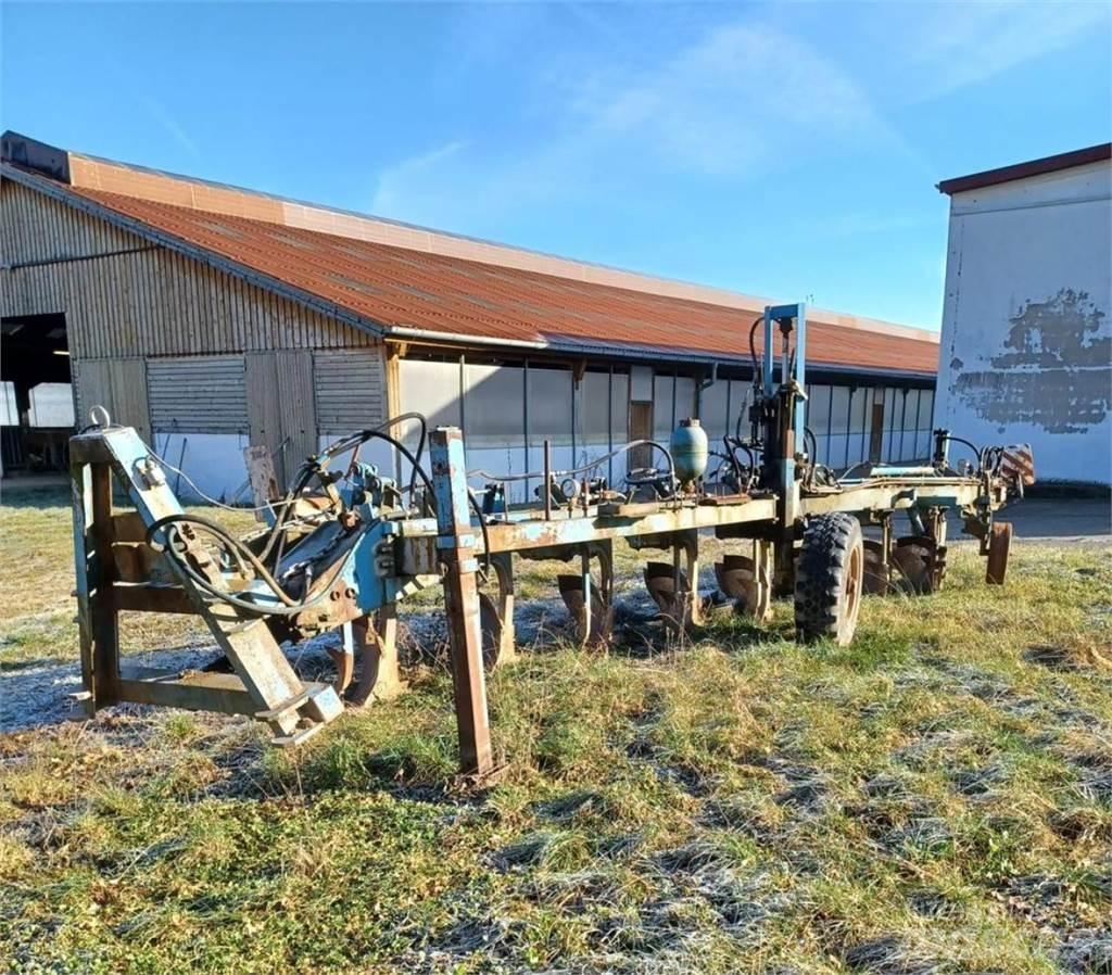 Fortschritt B550 Konventionelle Pflüge