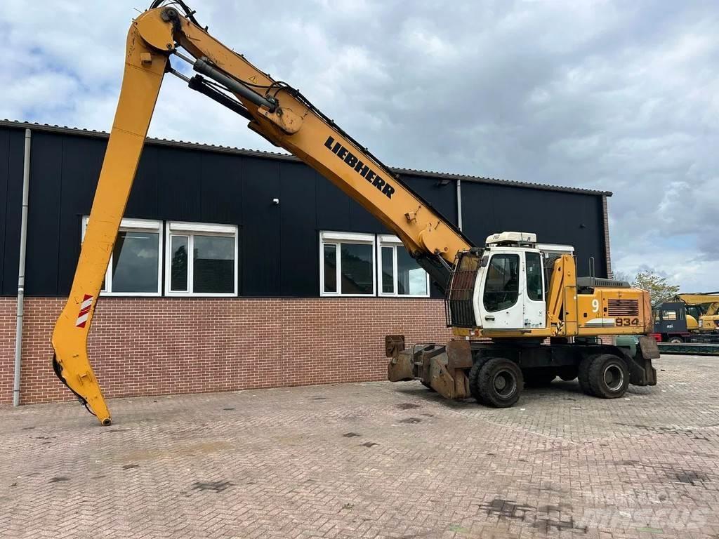 Liebherr A934C Materialumschlag