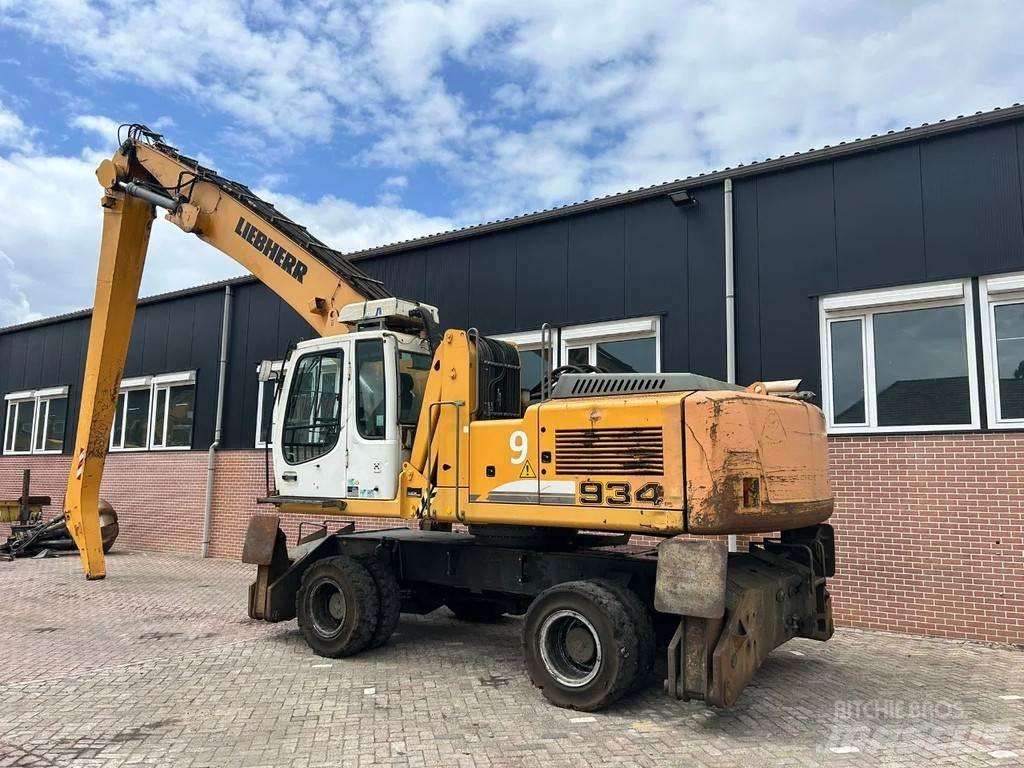 Liebherr A934C Materialumschlag