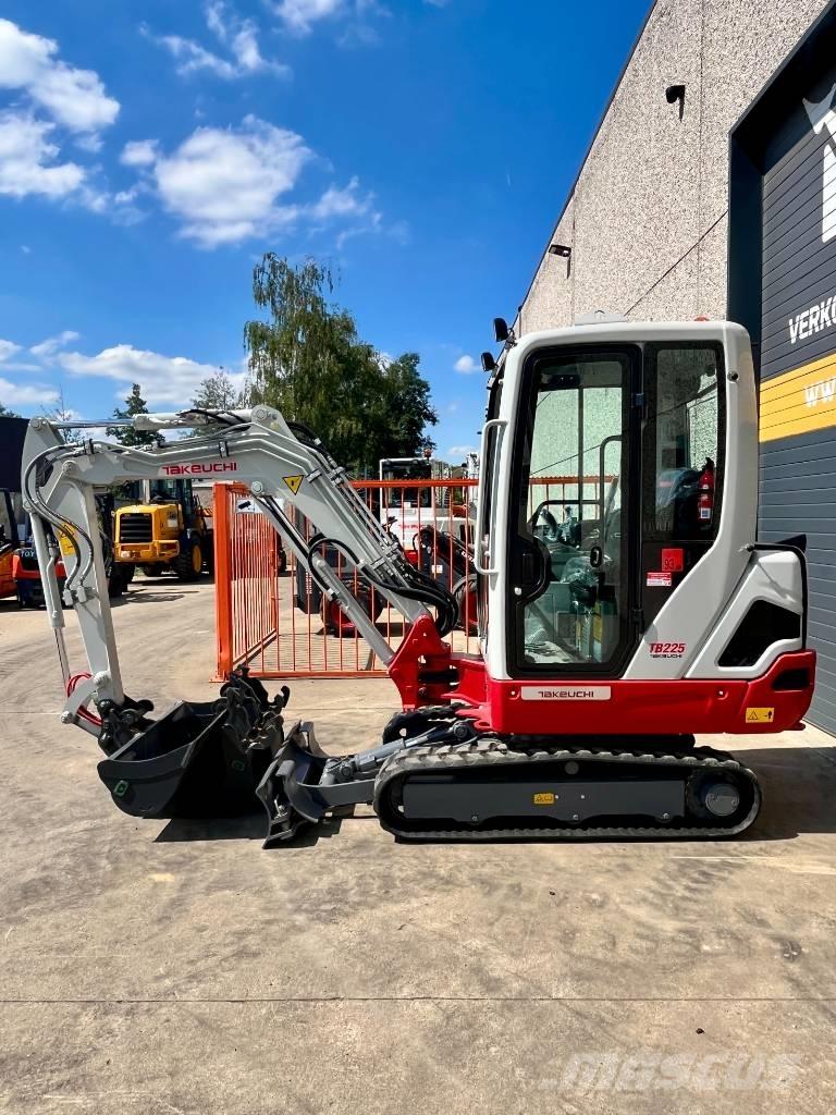Takeuchi TB 225 Minibagger < 7t