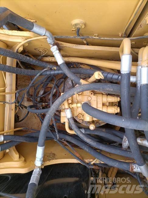 CAT 325 D Raupenbagger