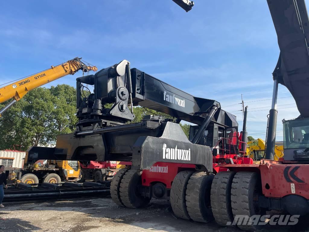 Fantuzzi CS 45 KM Reach-Stacker