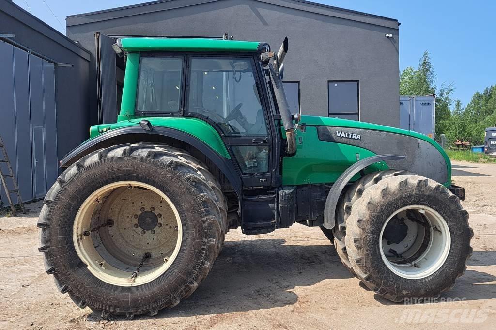 Valtra T 170 Traktoren