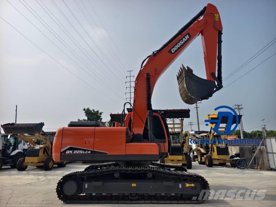 Doosan DX 225 LCA Raupenbagger