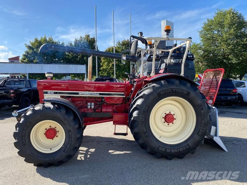 IHC 1246 AS Traktoren