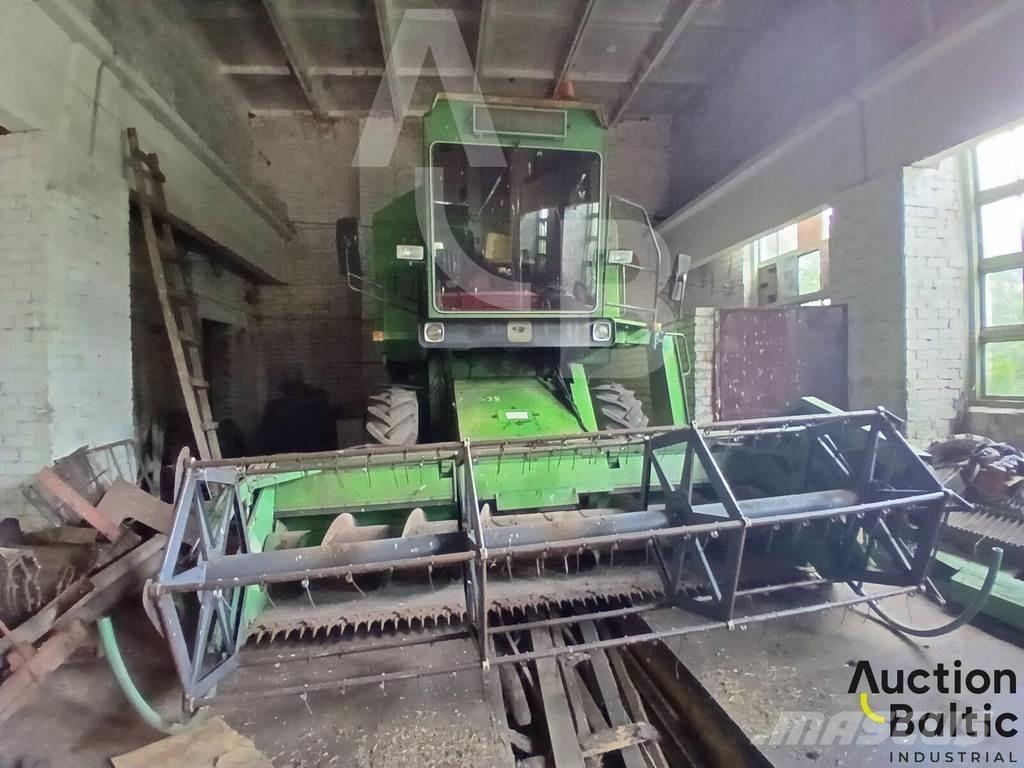 John Deere 1055 Mähdrescher