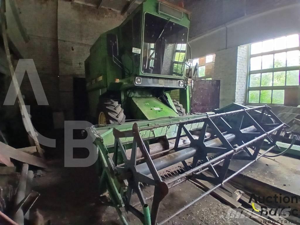 John Deere 1055 Mähdrescher