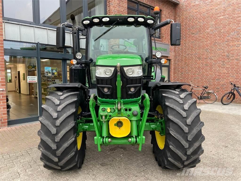 John Deere 6130R Traktoren