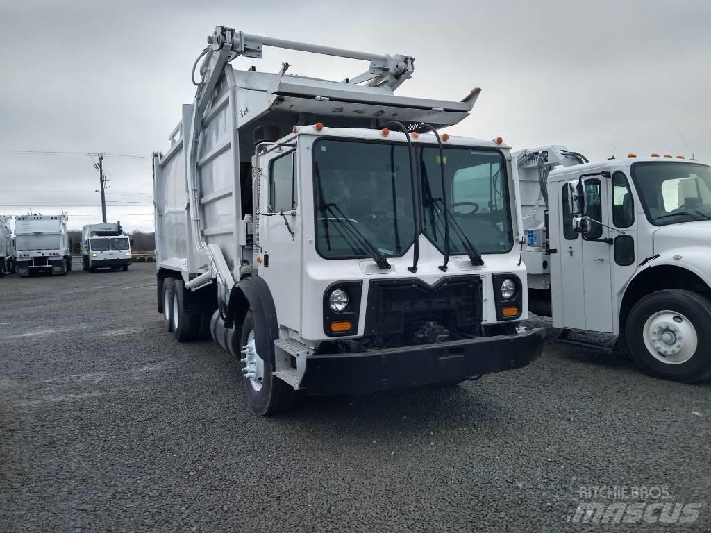 Mack MRU600 Müllwagen