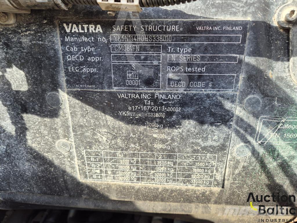 Valtra N114 EH Forwarder