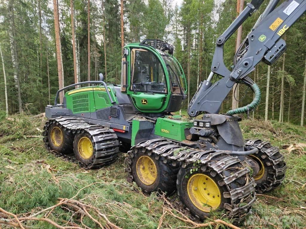 John Deere 1170 G Harvester