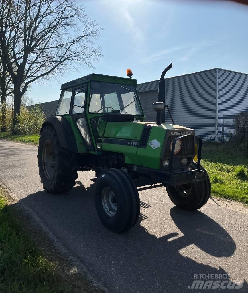 Deutz DX85 Traktoren
