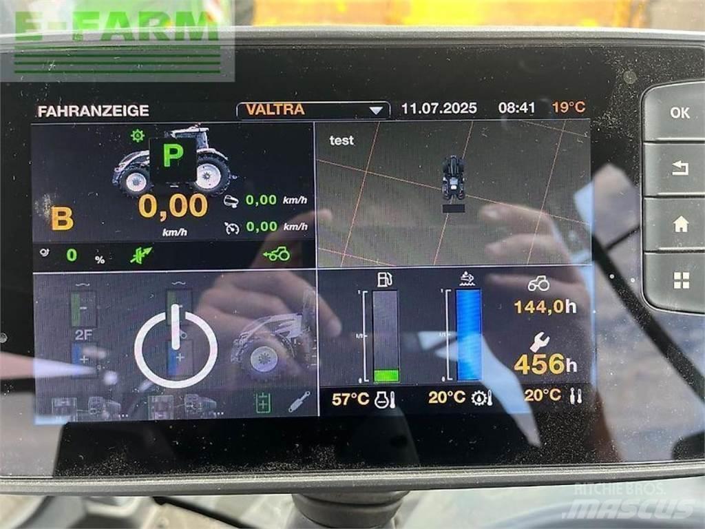 Valtra q245 Traktoren