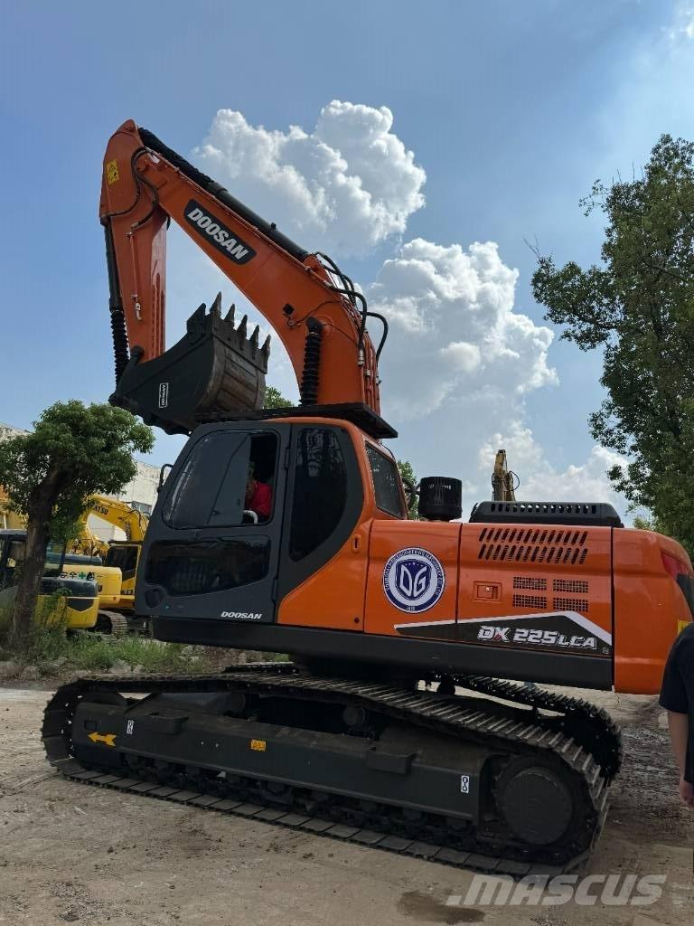 Doosan DX 225 LCA Midibagger  7t - 12t