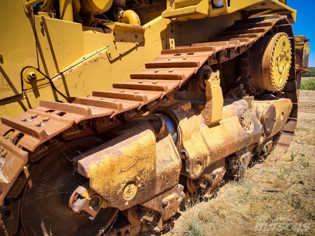 CAT D10 Bulldozer