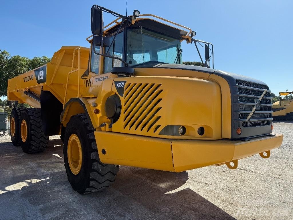Volvo A25D Dumper - Knickgelenk