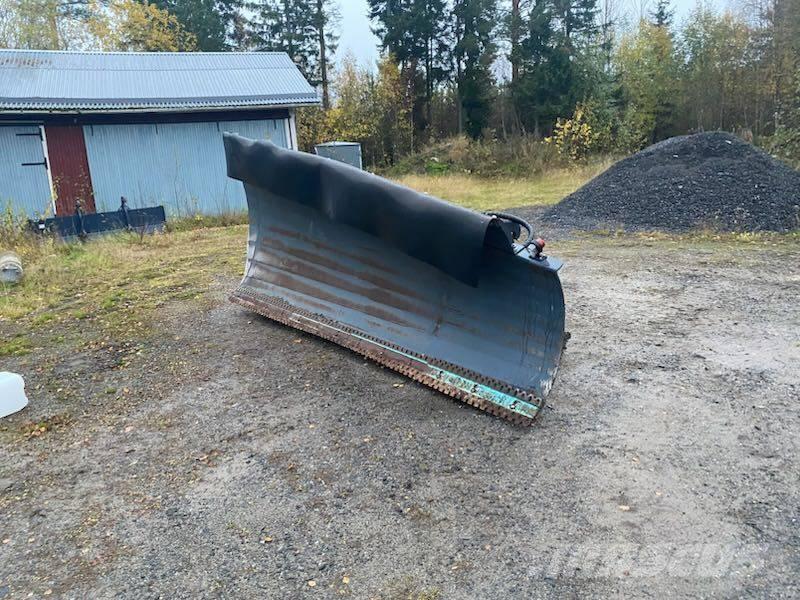 YPV Snöblad Pflüge