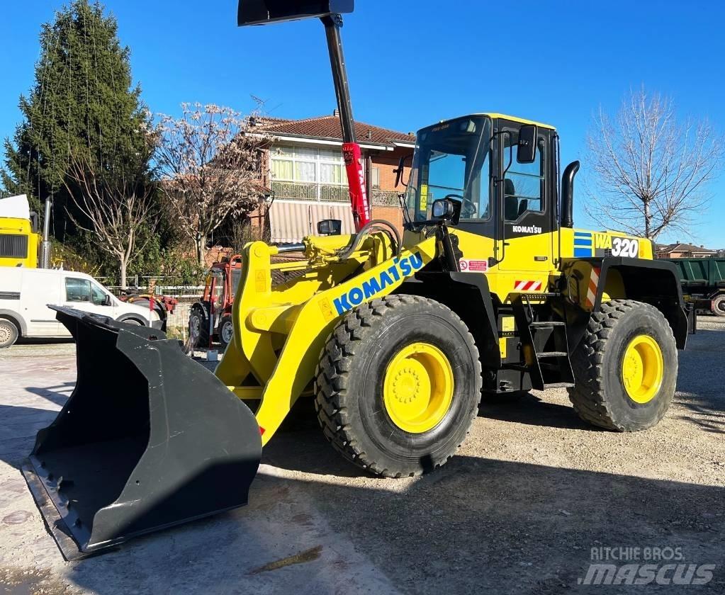 Komatsu WA 320 Radlader
