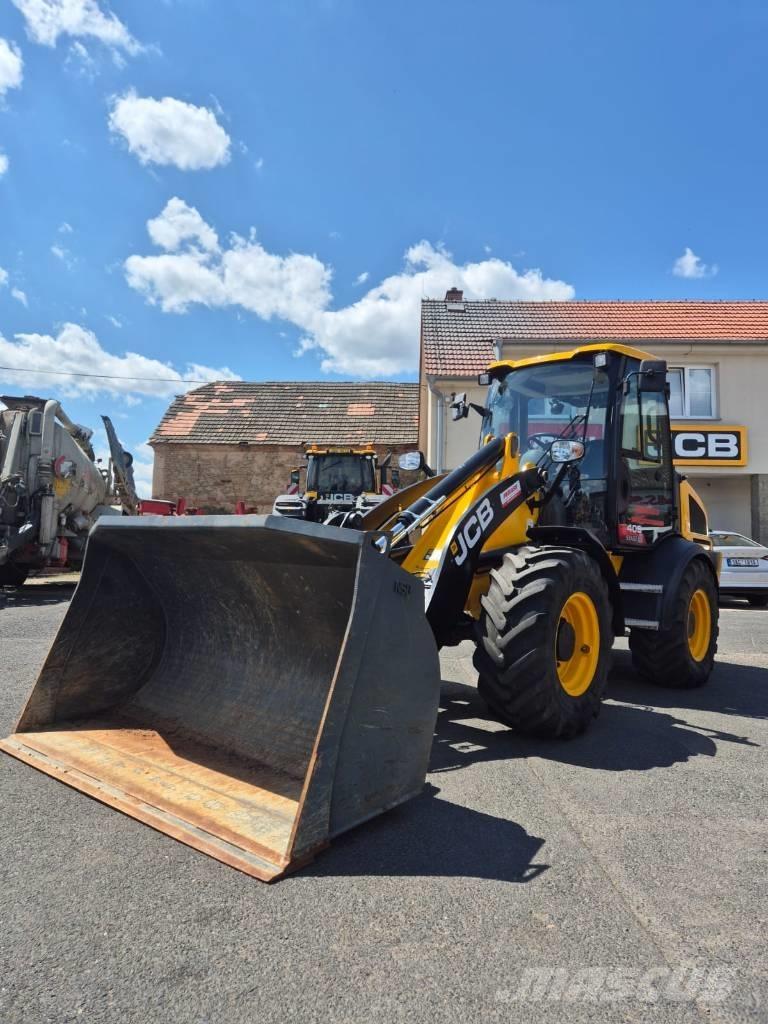 JCB 409 Agri Teleskoplader für Landwirtschaft