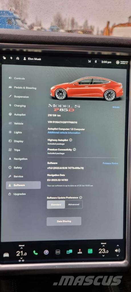 Tesla Model S P85D PKWs