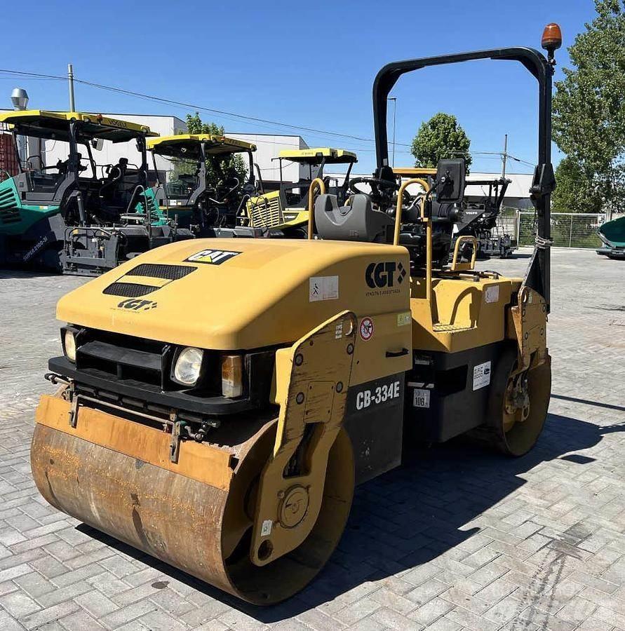 CAT CB 334E Tandemwalzen