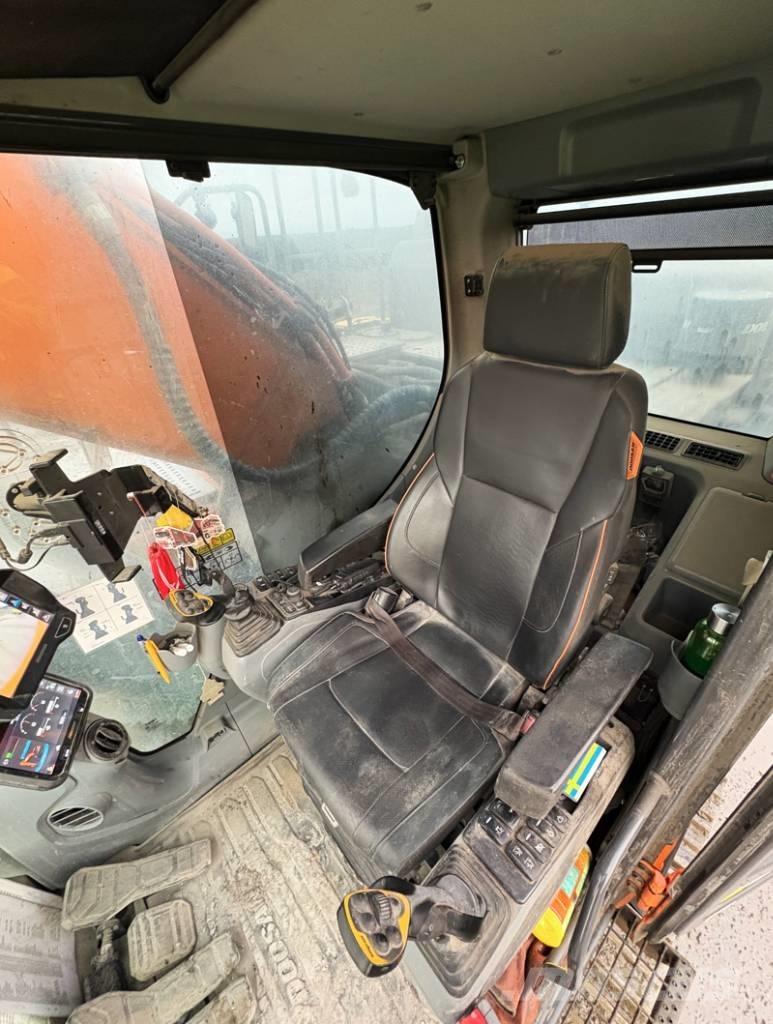 Develon DX 300 LC-7 Raupenbagger