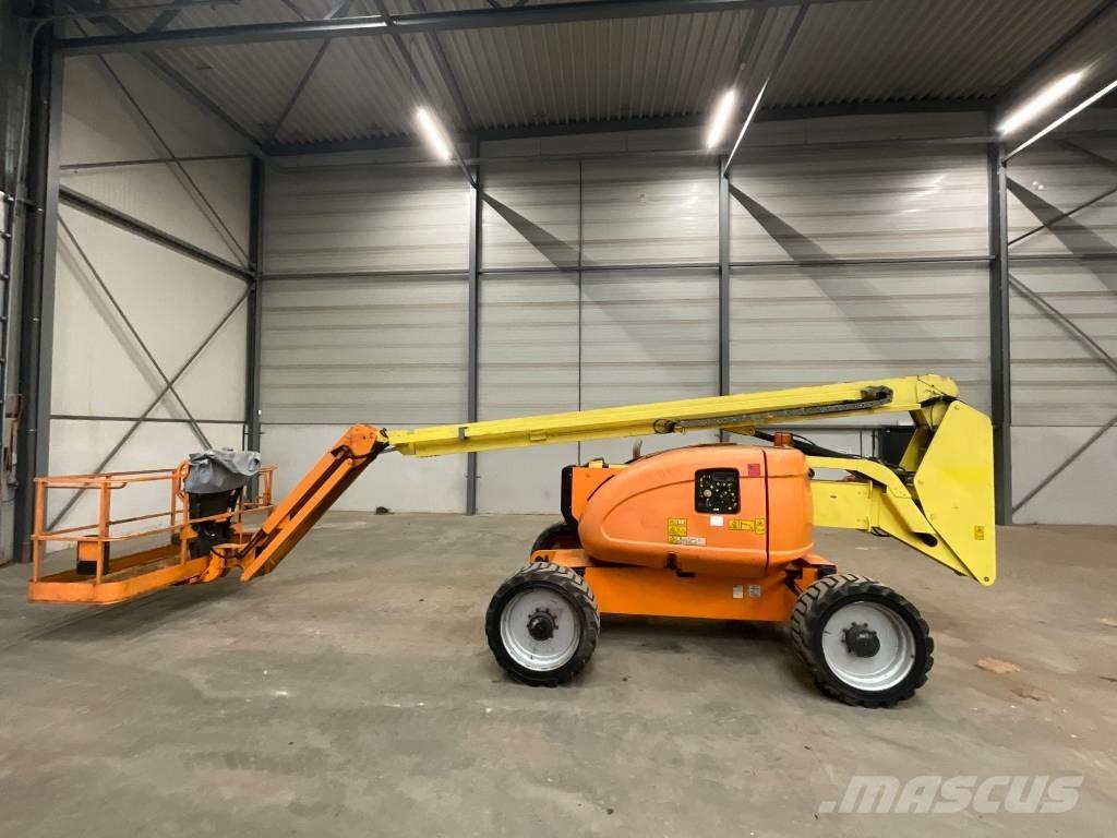 JLG 600 AJ   4x4x4 Gelenkteleskoparbeitsbühnen