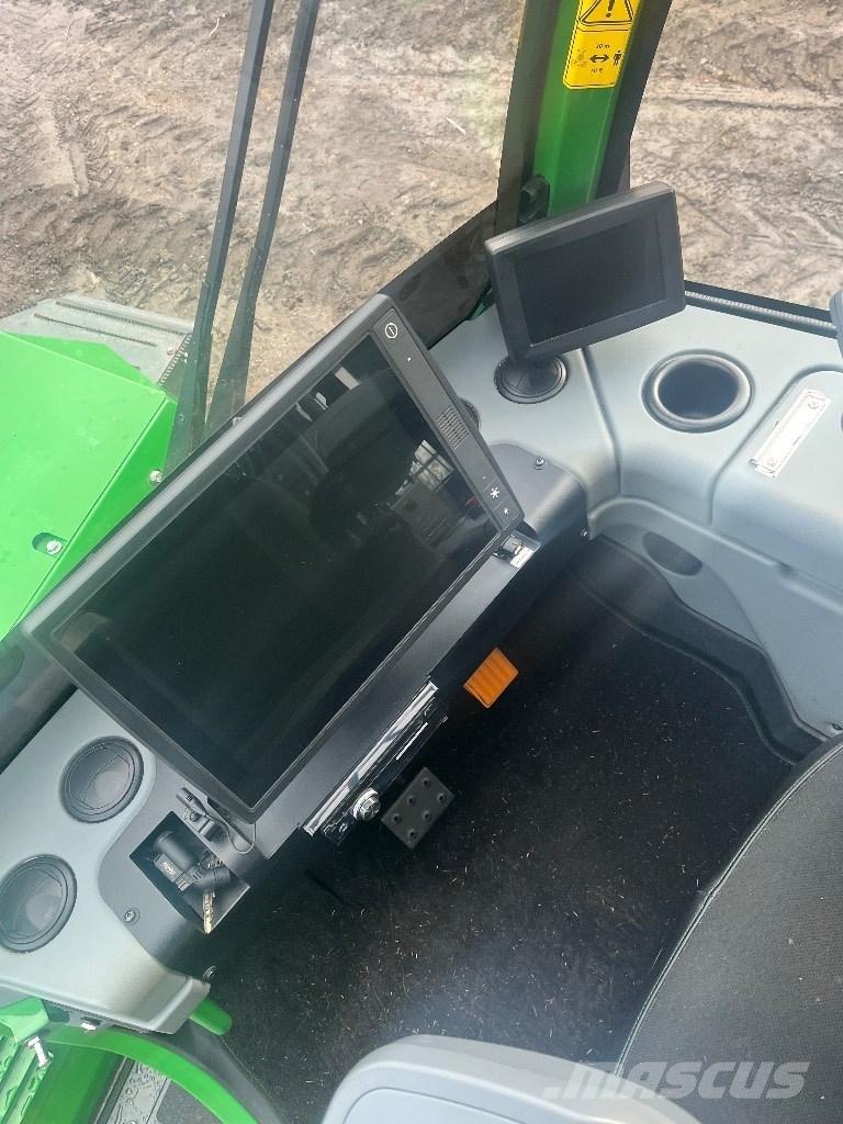 John Deere 910G Forwarder