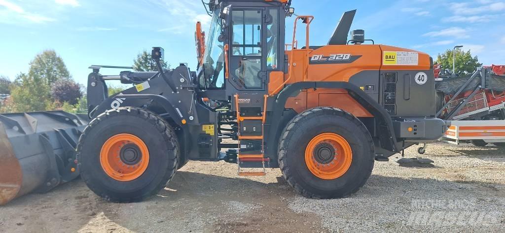 Doosan DL 320-7 Radlader