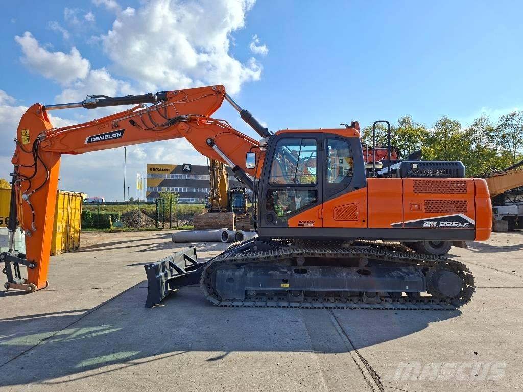 Develon DX 225 LC-7 Raupenbagger