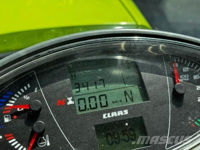 CLAAS AXION 830 Traktoren