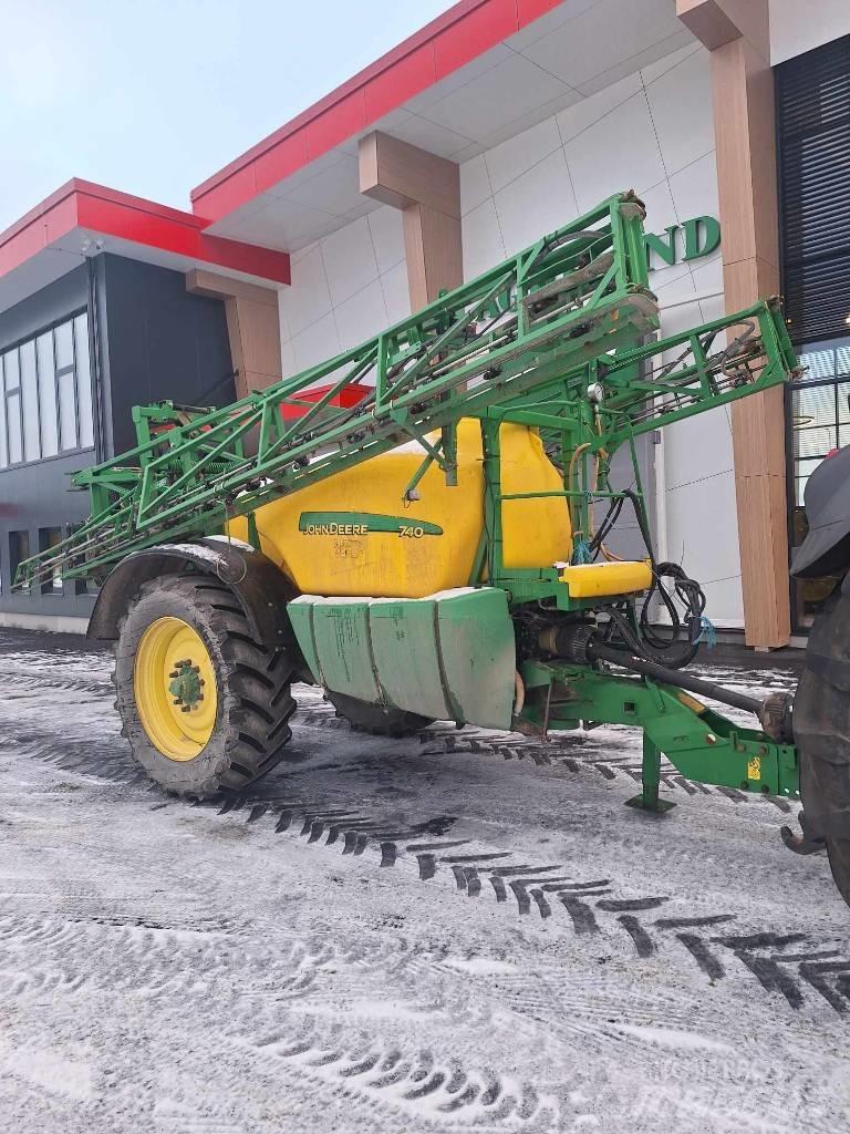 John Deere 740 Anhängespritzen