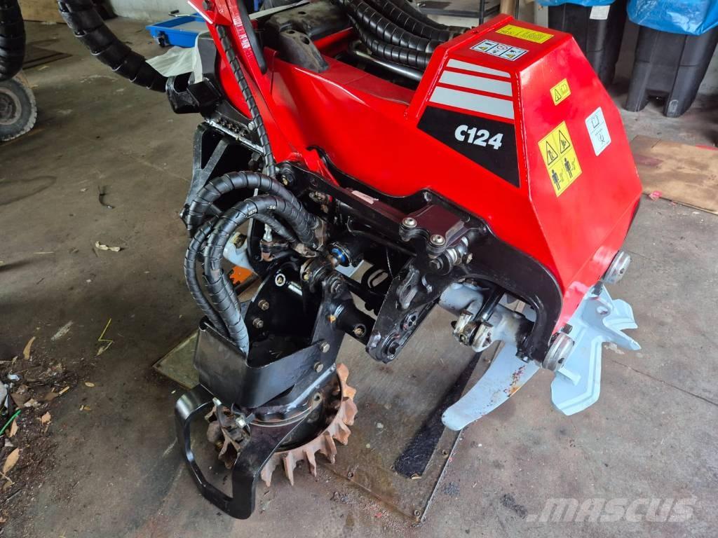 Komatsu C 124 Schneidwerke