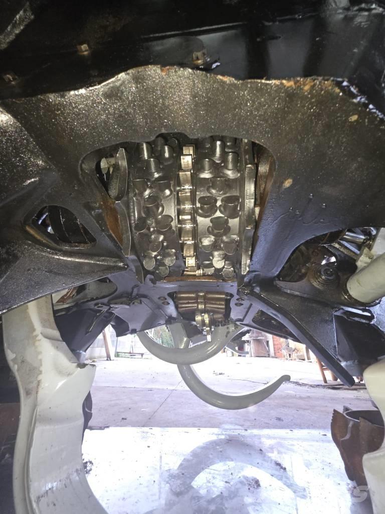 Komatsu C 124 Schneidwerke