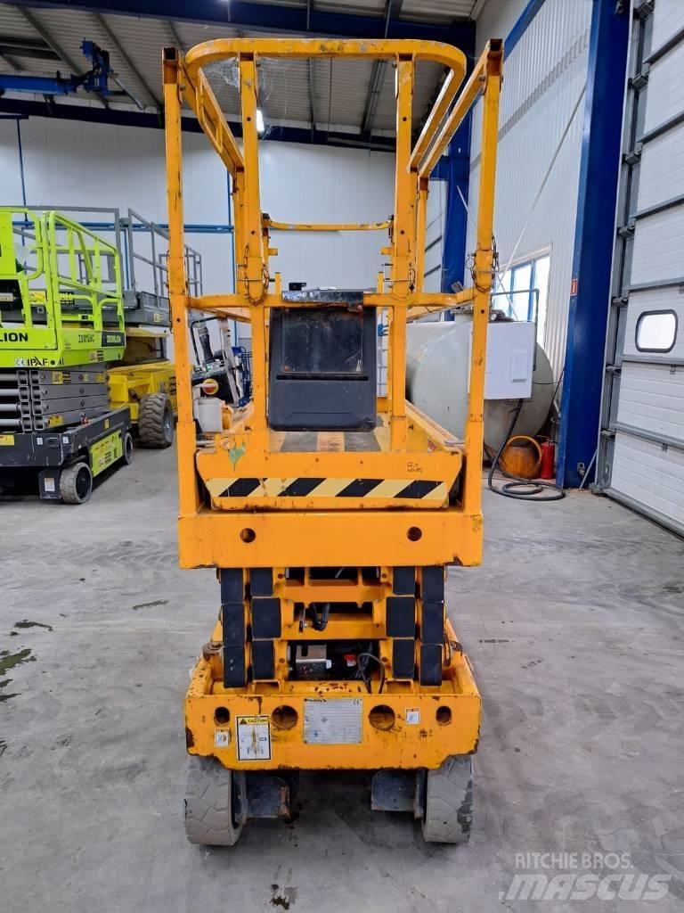 Haulotte Compact 8 Scheren-Arbeitsbühnen