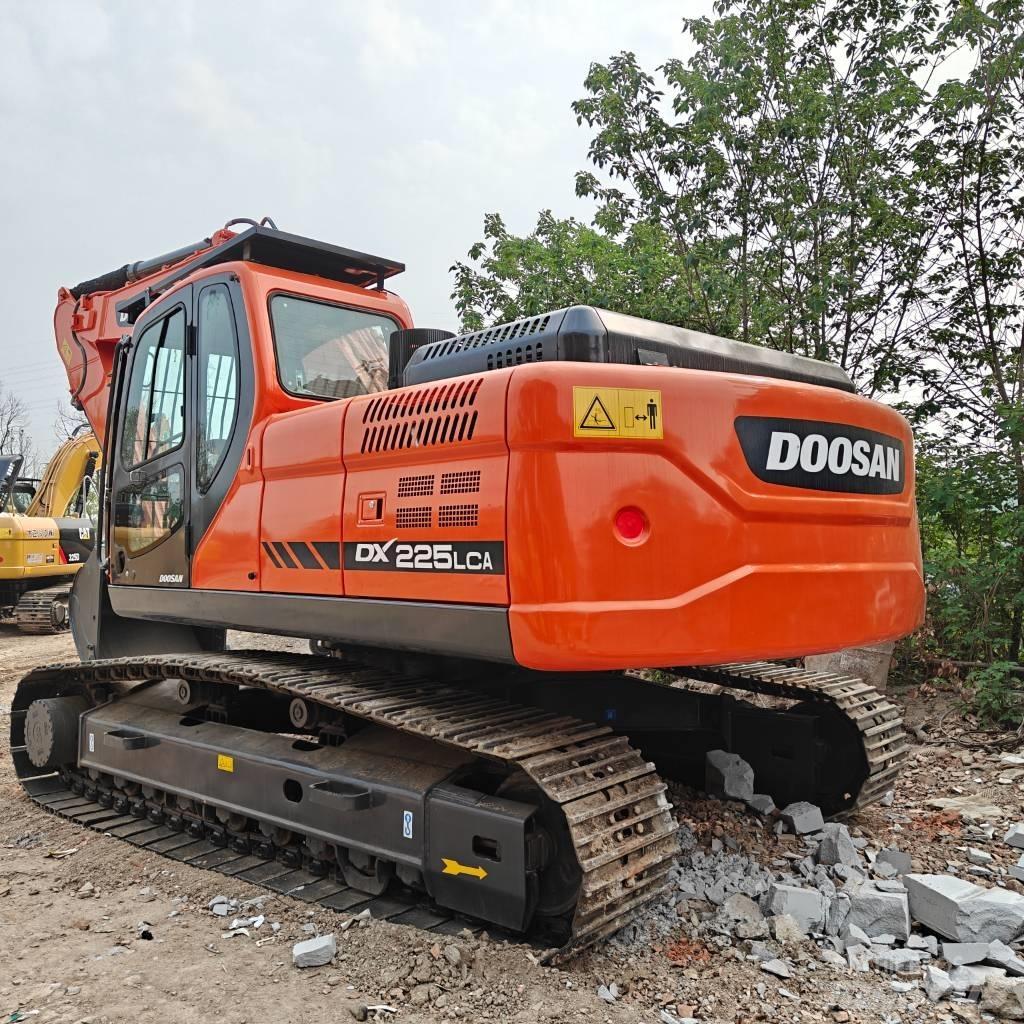 Doosan DX225-9C Raupenbagger