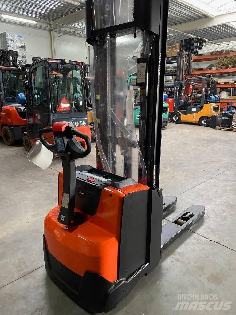 Toyota SWE120L (nowy) Elektrische heftrucks