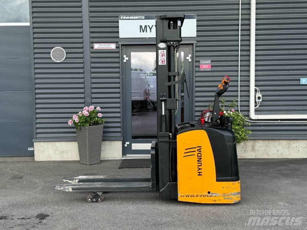 Hyundai 15ESR Zelfrijdende stapelaars