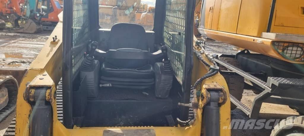 Komatsu CK 35-1 Kompaktlader