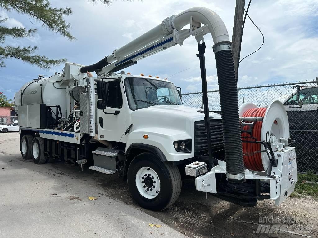 Freightliner 114SD Saug- und Druckwagen