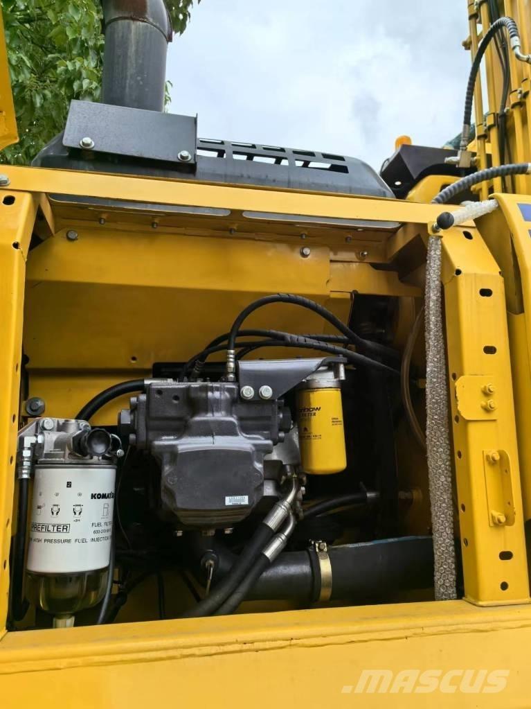 Komatsu PC 220-8 Raupenbagger
