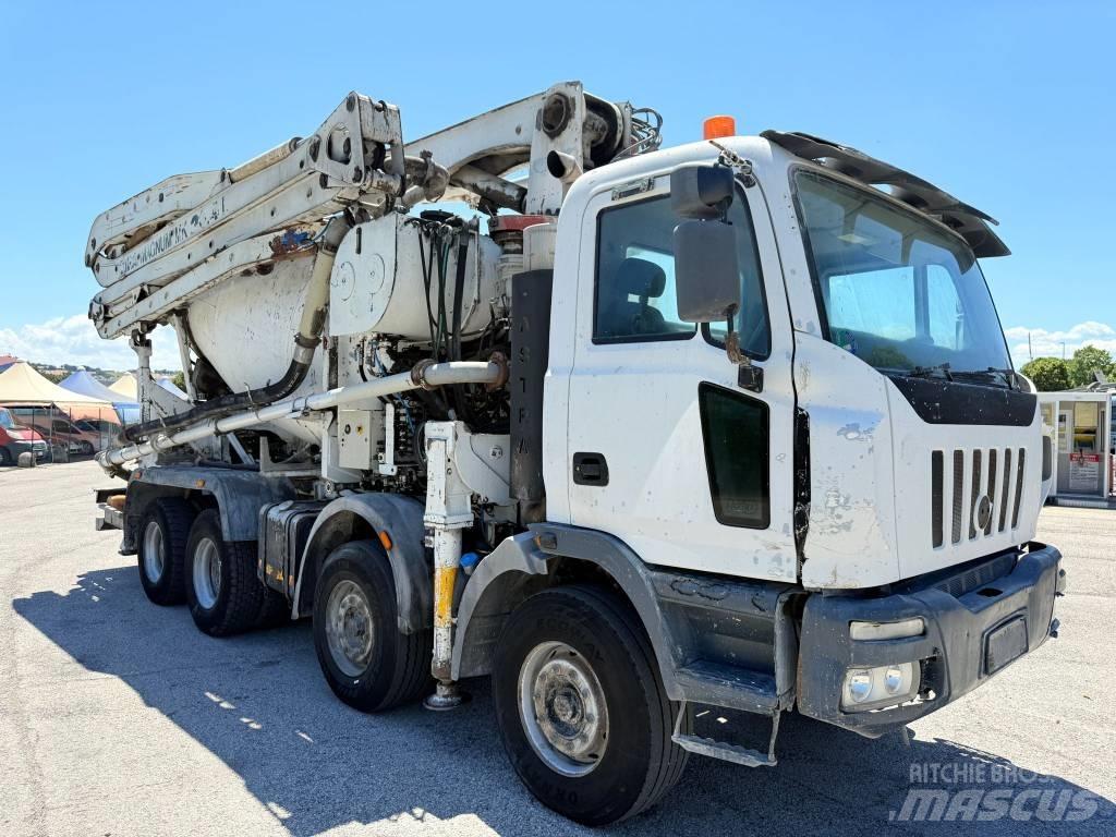 Astra Betonpompa Betonmischer
