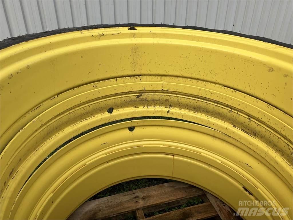 Taurus 270/95R44 Reifen
