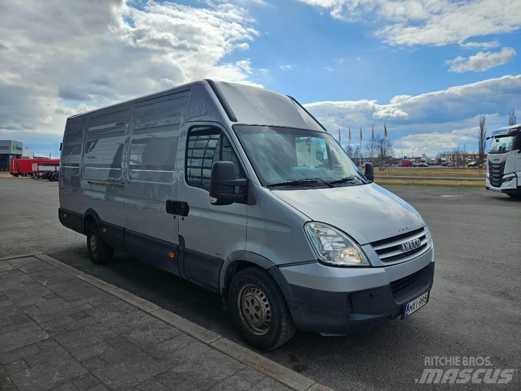 Iveco Daily 35S18 Lieferwagen