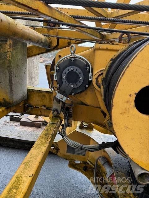 Liebherr 35 K Selbstaufrichtende Krane