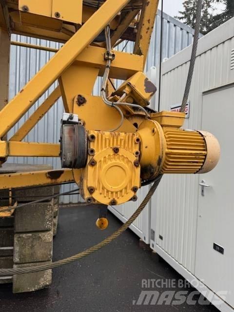 Liebherr 35 K Selbstaufrichtende Krane