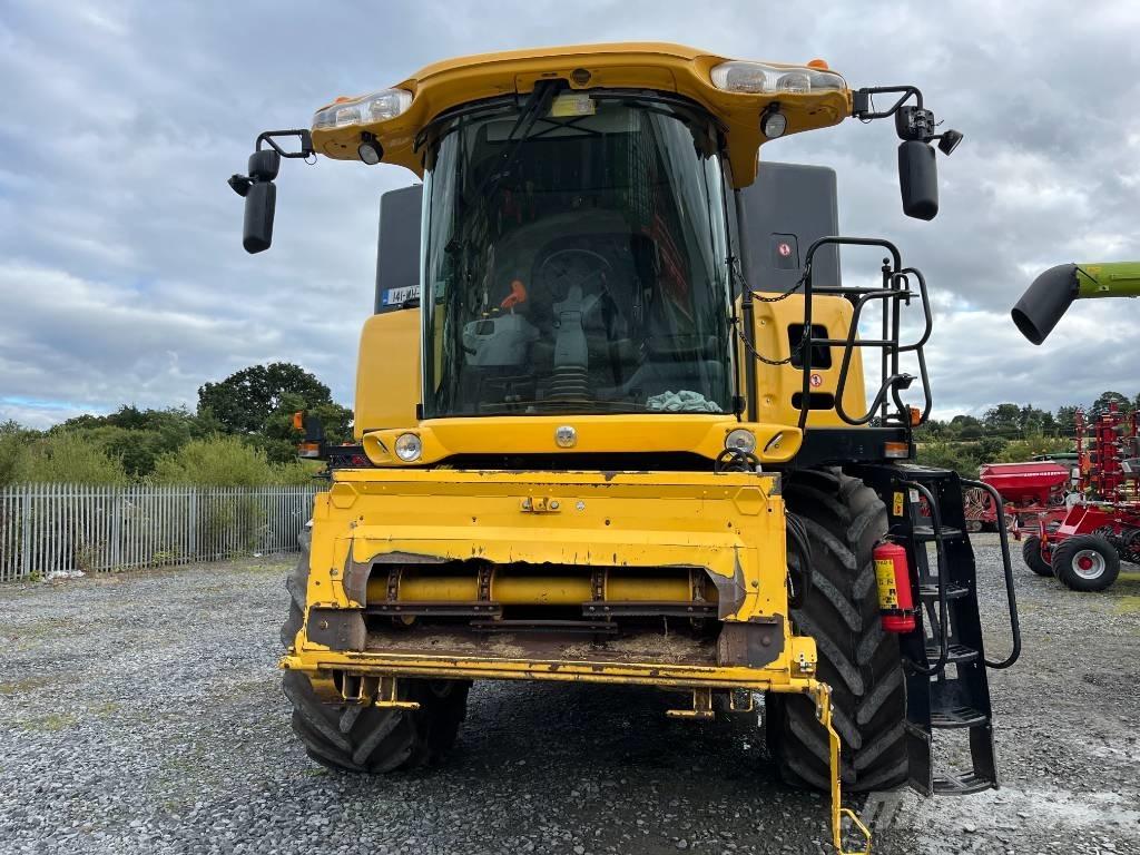 New Holland CX 8070 Mähdrescher